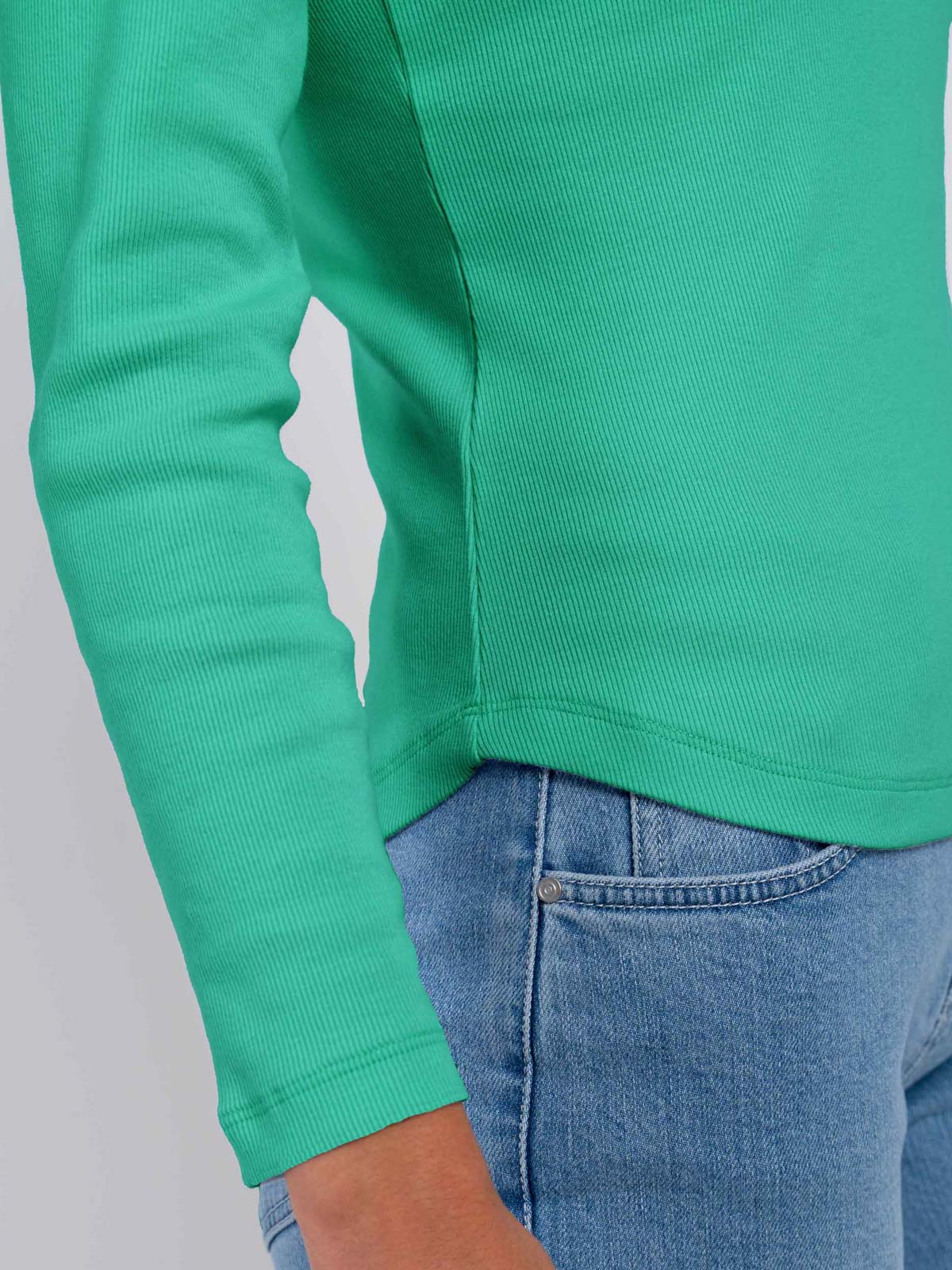 Long Sleeve Cotton Rib V - Image 13